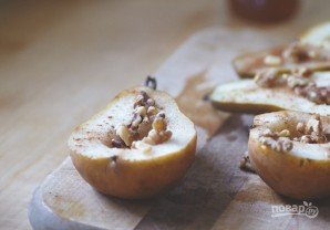 Запеченные груши с грецкими орехами и медом - фото шаг 4