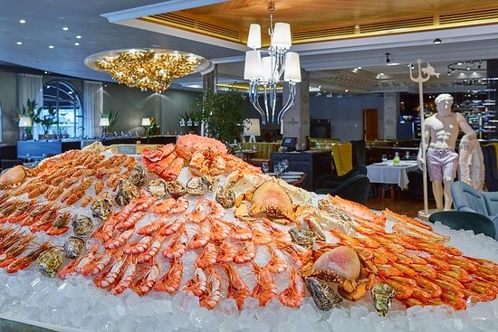 Рыбное место: лучшие рестораны Москвы с дарами моря