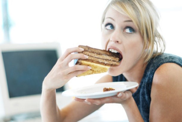Неординарные диеты: как питаться фастфудом, уксусом, ватой, и при этом худеть