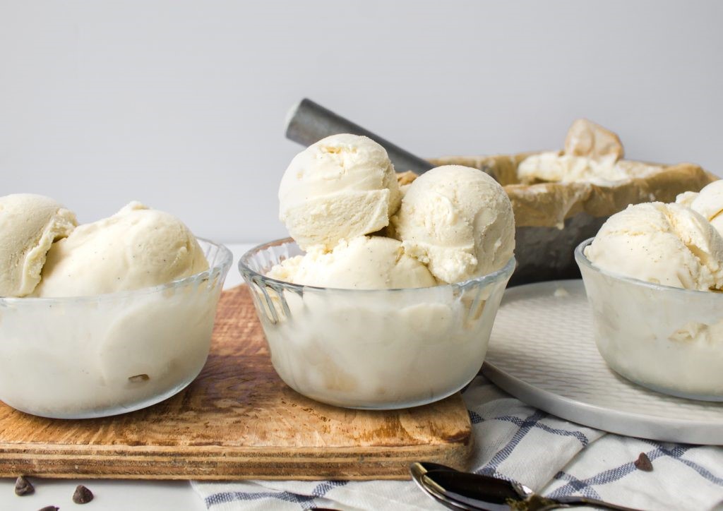 Как приготовить настоящее сливочное мороженое у себя на кухне?