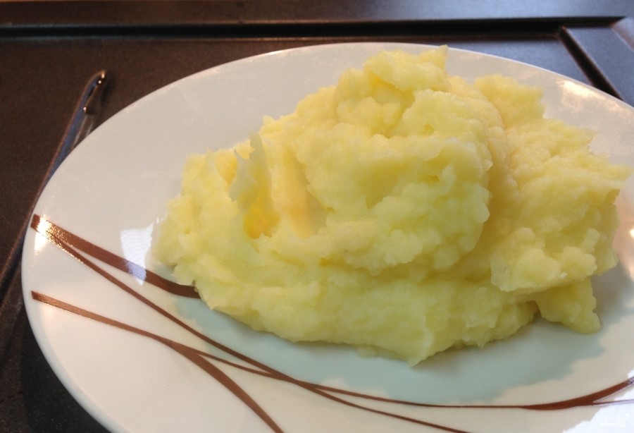 Как вкусно разогреть картофельное пюре на сковороде