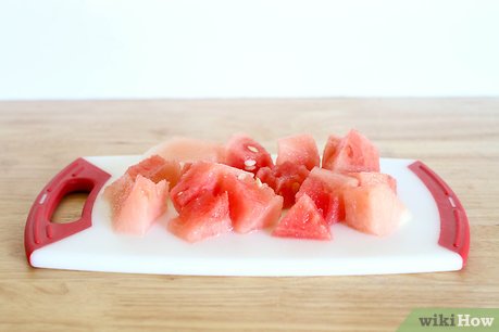 Изображение с названием Make Watermelon Juice Step 11
