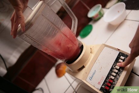 Изображение с названием Make Watermelon Juice Step 4