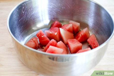 Изображение с названием Make Watermelon Juice Step 17