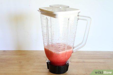 Изображение с названием Make Watermelon Juice Step 12